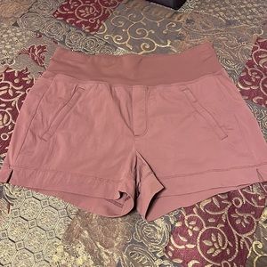 Athleta Trekkie North shorts